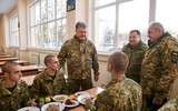 [ẢNH] Quân đội Ukraine tập trận cực lớn răn đe Nga trong tình hình nóng bỏng