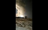 [ẢNH] Tên lửa S-300 của Nga rơi tự do sau khi phóng, gây vụ nổ lớn dưới đất