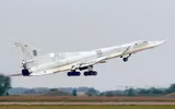 [ẢNH] Ngạc nhiên trước sức mạnh phi đội máy bay ném bom Tu-22M3 của Ukraine