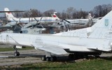 [ẢNH] Ngạc nhiên trước sức mạnh phi đội máy bay ném bom Tu-22M3 của Ukraine