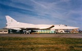 [ẢNH] Ngạc nhiên trước sức mạnh phi đội máy bay ném bom Tu-22M3 của Ukraine