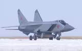 [ẢNH] MiG-31 mang tên lửa Kinzhal lắp đầu đạn hạt nhân tuần tra biển Đen, Ukraine 