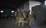 [ẢNH] Quân đội Ukraine ào ạt tiến vào 