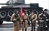 [ẢNH] Xe tăng T-34-85 của Lào được chào đón long trọng khi 