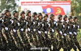 [ẢNH] Galil ACE 32 Việt Nam và QBZ-97B Trung Quốc song hành trong lễ duyệt binh của Lào