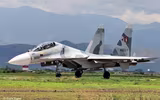 [ẢNH] Tàu chiến ven bờ Mỹ vội vã rút lui khi bị Su-30MK2 Venezuela 