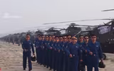[ẢNH] Trung Quốc khoe phi đội trực thăng tấn công 