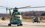 [ẢNH] Mang được tải trọng gấp đôi nhưng vì sao Mi-26 lại thất bại nặng nề trước CH-47?
