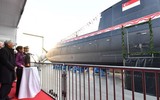 [ẢNH] Cận cảnh hạ thủy tàu ngầm tấn công AIP tối tân do Singapore đặt hàng Đức