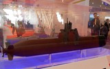 [ẢNH] Cận cảnh hạ thủy tàu ngầm tấn công AIP tối tân do Singapore đặt hàng Đức