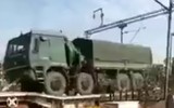 [ẢNH] Pakistan - Ấn Độ đấu pháo dữ dội, xe tăng ào ạt tiến về biên giới