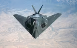 [ẢNH] F-117A Nighthawk phải hạ cánh khẩn cấp khi âm thầm xâm nhập Syria, nghi bị trúng đạn?