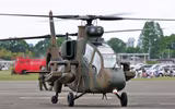 [ẢNH] Phi đội trực thăng OH-1 Ninja Nhật Bản quay lại bầu trời sau...4 năm nằm đất