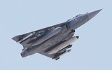 [ẢNH] Ấn Độ đưa tiêm kích nội địa Tejas lên biên giới quyết đấu JF-17 Pakistan?