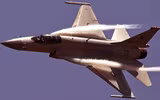 [ẢNH] Tiêm kích JF-17 Thunder Block 3 của Pakistan vượt trội cả Su-30MKI Ấn Độ