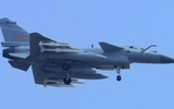 [ẢNH] Su-30MKI Ấn Độ gặp nguy khi JF-17 Pakistan đã có tên lửa tầm siêu xa PL-15
