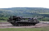 [ẢNH] Sau T-72B và Pantsir-S1, đến lượt pháo tự hành 2S7 Pion Nga đổ lật nhào khi hành quân