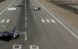 [ẢNH] Su-57 Nga biểu dương lực lượng hoành tráng nhưng vẫn... kém xa Mỹ