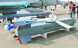 [ẢNH] Tiêm kích J-16 Trung Quốc thử thành công tên lửa 