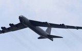 [ẢNH] Oanh tạc cơ B-52H Mỹ đối đầu tên lửa phòng không S-400 Nga: Ai sẽ chiến thắng?