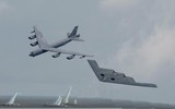 [ẢNH] Oanh tạc cơ B-52H Mỹ đối đầu tên lửa phòng không S-400 Nga: Ai sẽ chiến thắng?
