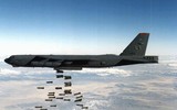 [ẢNH] Oanh tạc cơ B-52H Mỹ đối đầu tên lửa phòng không S-400 Nga: Ai sẽ chiến thắng?