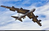 [ẢNH] Oanh tạc cơ B-52H Mỹ đối đầu tên lửa phòng không S-400 Nga: Ai sẽ chiến thắng?