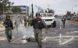 [ẢNH] Thiết giáp Venezuela đụng độ với người biểu tình do Trung Quốc sản xuất