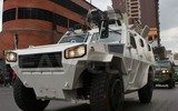 [ẢNH] Thiết giáp Venezuela đụng độ với người biểu tình do Trung Quốc sản xuất