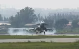 [ẢNH] J-10C Trung Quốc diễu binh 