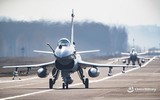 [ẢNH] J-10C Trung Quốc diễu binh 