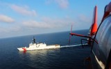 [ẢNH] Tàu tầu tra Mỹ vội vã rút lui khi bị chiến hạm Venezuela áp sát