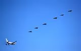 [ẢNH] Su-57 Nga biểu dương lực lượng hoành tráng nhưng vẫn... kém xa Mỹ