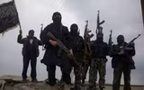[ẢNH] Kho đạn lớn nhất của quân đội Syria nổ tung, hàng ngàn tấn đạn dược thành tro bụi