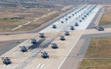 [ẢNH] 40 máy bay đắt hơn F-35 của lính thủy đánh bộ Mỹ diễu binh 