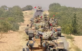 [ẢNH] Căng thẳng chưa từng có khi Thổ Nhĩ Kỳ dọa tấn công thẳng vào quân đội Syria