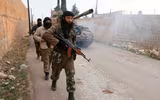 [ẢNH] IS chớp thời cơ tấn công dữ dội Nam Al Raqqa khi quân đội Syria mắc kẹt ở Idlib