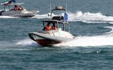 [ẢNH] Thực hư vụ xuồng cao tốc Iran bỏ chạy khi bị chiến hạm Anh uy hiếp