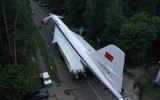 [ẢNH] Nga gây bất ngờ khi đưa máy bay siêu thanh Tu-144 ‘diễu phố’