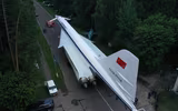 [ẢNH] Nga gây bất ngờ khi đưa máy bay siêu thanh Tu-144 ‘diễu phố’
