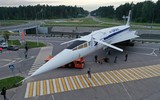 [ẢNH] Nga gây bất ngờ khi đưa máy bay siêu thanh Tu-144 ‘diễu phố’
