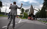 [ẢNH] Nga gây bất ngờ khi đưa máy bay siêu thanh Tu-144 ‘diễu phố’