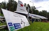 [ẢNH] Nga gây bất ngờ khi đưa máy bay siêu thanh Tu-144 ‘diễu phố’