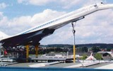 [ẢNH] Nga gây bất ngờ khi đưa máy bay siêu thanh Tu-144 ‘diễu phố’