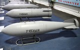 [ẢNH] Tàu vận tải Nga chở đầy bom có sức công phá lớn cập cảng Syria