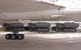[ẢNH] Tàu vận tải Nga chở đầy bom có sức công phá lớn cập cảng Syria