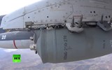 [ẢNH] Tàu vận tải Nga chở đầy bom có sức công phá lớn cập cảng Syria