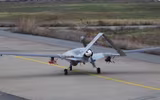 [ẢNH] UCAV Thổ Nhĩ Kỳ bay trên hành lang Đông Bắc Syria, sẵn sàng tấn công quân sự?