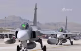 [ẢNH] Su-30SM Nga vội vã rút lui khi bị JAS 39 Gripen mang đầy vũ khí áp sát