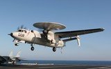 [ẢNH] Mỹ mất 4 chiếc F/A-18 vì cú hạ cánh lỗi của E-2D trên tàu sân bay đang răn đe Iran